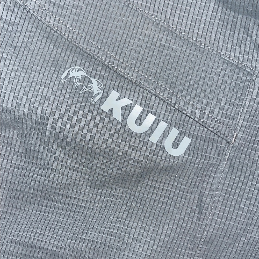 KUIU Men's Cargo Shorts in Gray “Tiburon” - Picture 2 of 7